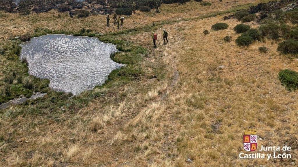 Imagen del rescate a un trabajador en el incendio de Velilla del Río Carrión