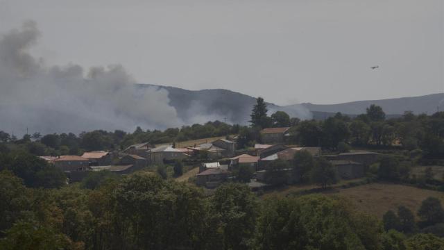Vista de los incendios del Macizo Central, a 11 de agosto de 2025, en Chandrexa de Queixa, Ourense, Galicia (España)