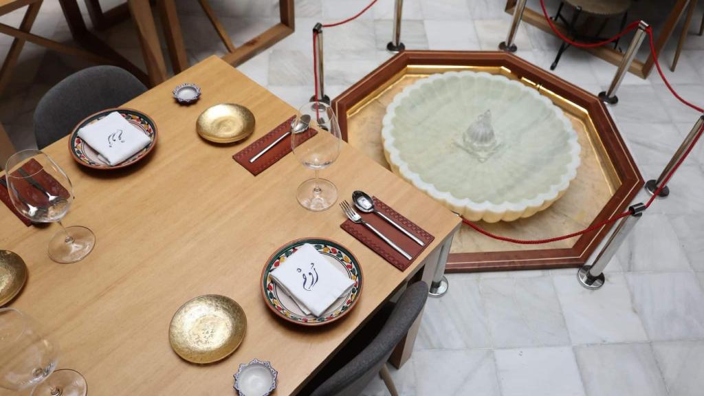 Una de las mesas del restaurante cordobés.