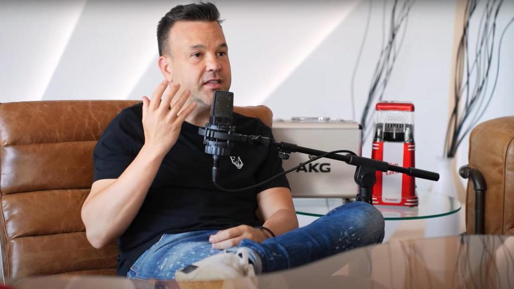 José Elías durante una entrevista.