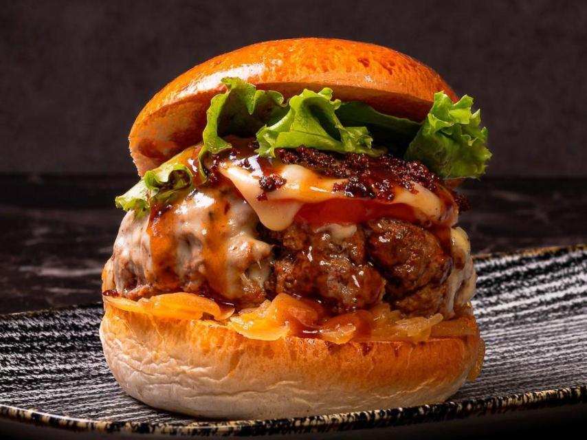 La hamburguesa 15002.