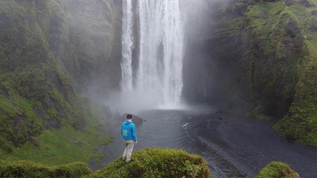 Cascada de Skogafoss, lugar cercano al hotel donde trabajó Bernat en verano.