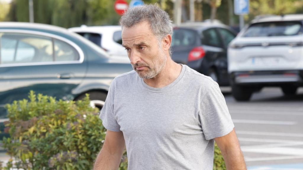 Daniel Guzmán, llegando al tanatorio este lunes, 25 de agosto.