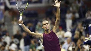 Carlos Alcaraz durante su partido contra Opelka.