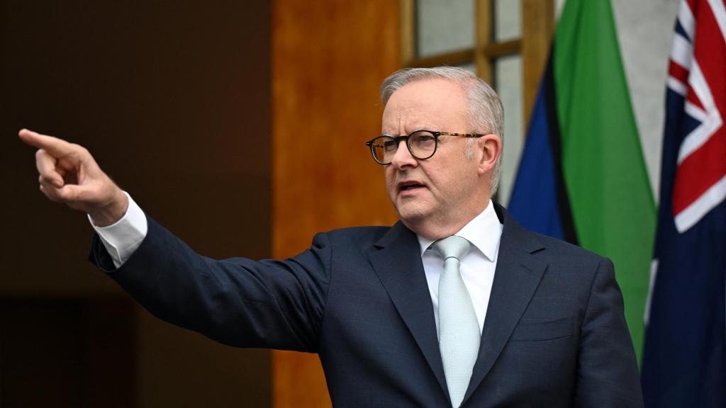 El primer ministro australiano Anthony Albanese durante una rueda de prensa este martes en Canberra.