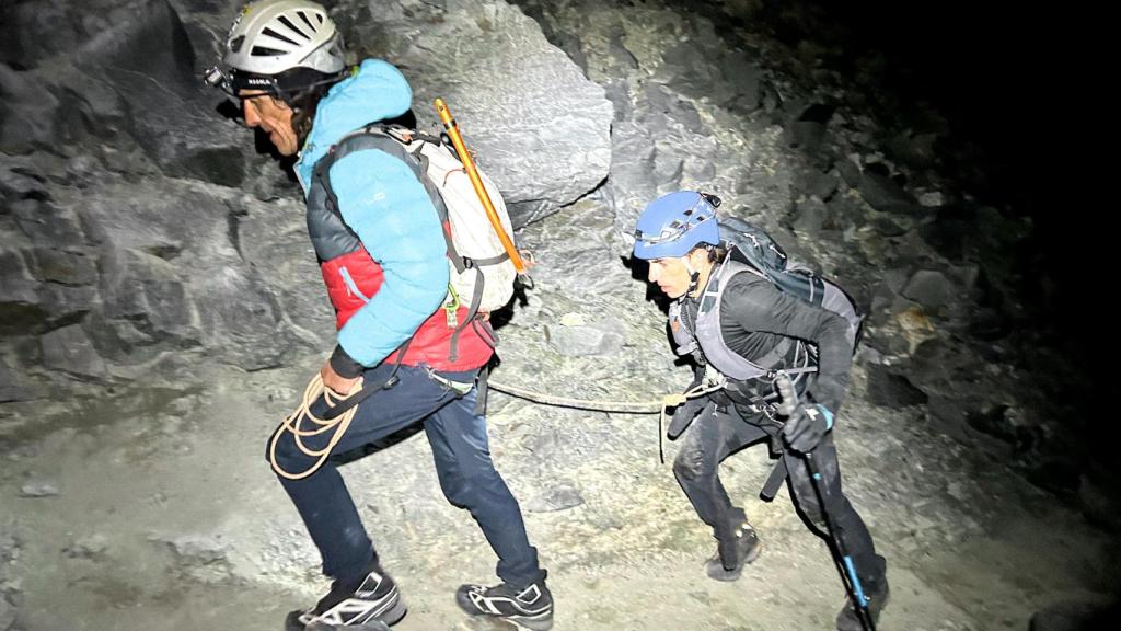 Pol Makuri junto a su guía Jordi Tosas en el ascenso del Mont Blanc.
