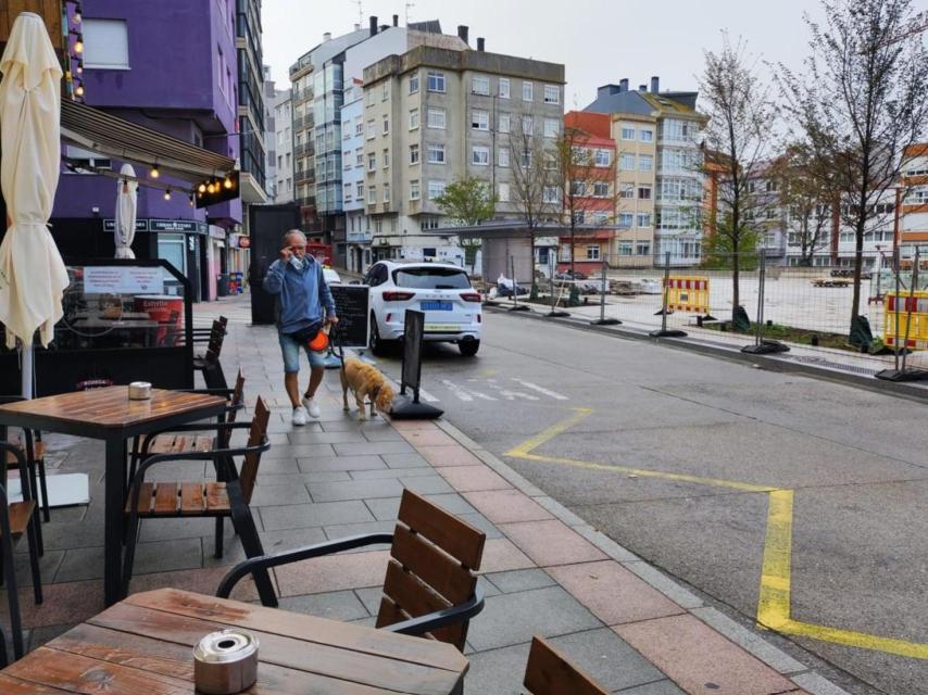 La Garimbota, a la izquierda, frente a las obras de la plaza del mercado de Monte Alto.