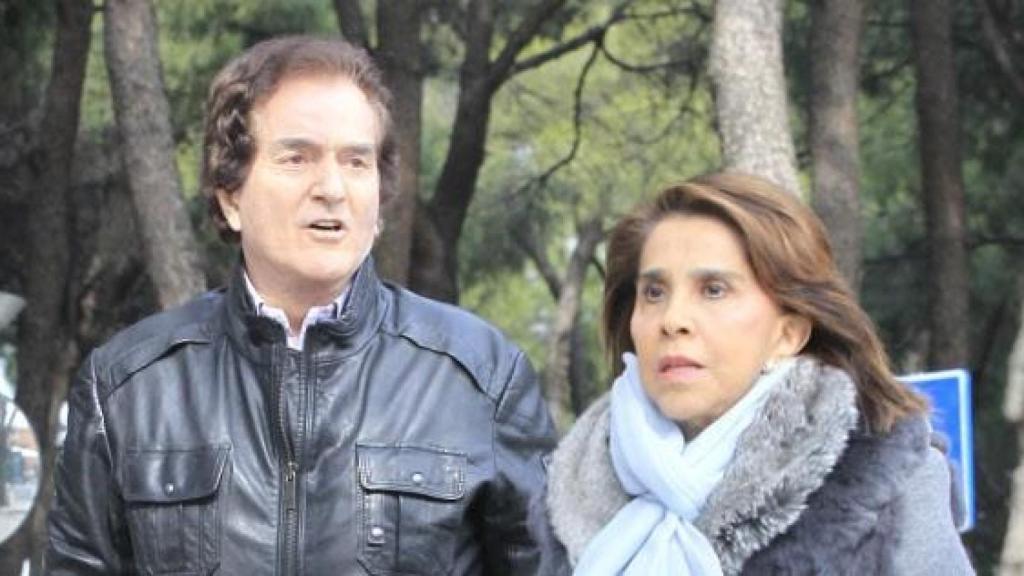 El dolor de Mirna Carvajal, viuda de Manolo de la Calva, y de sus dos hijos, tras la muerte de cantante del Dúo Dinámico