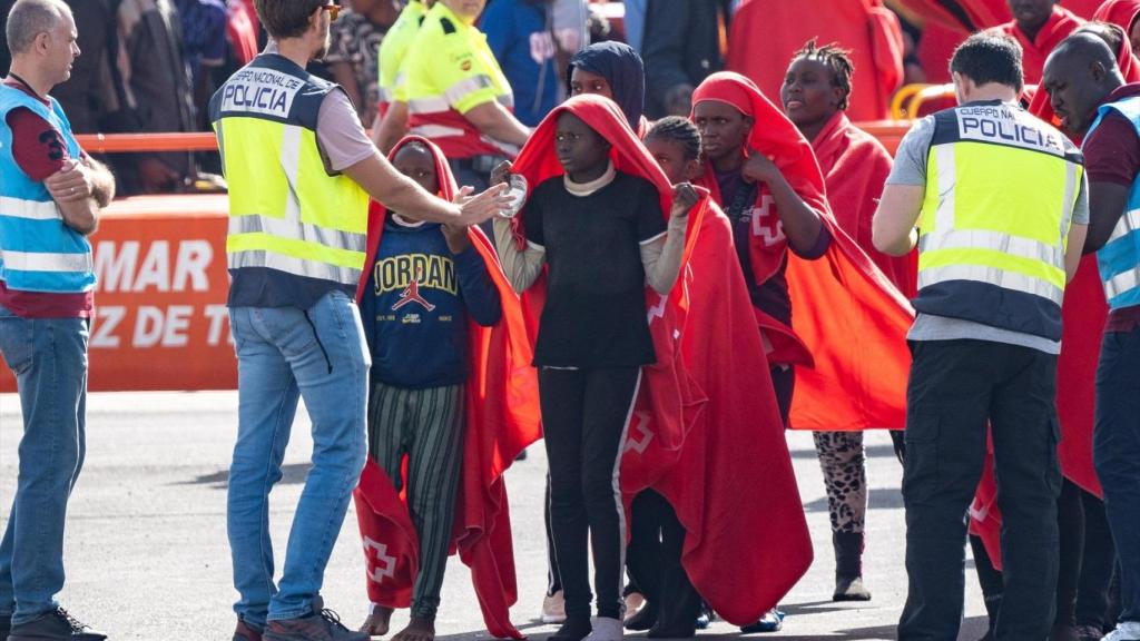 Los servicios sanitarios atienden a migrantes. Europa Press