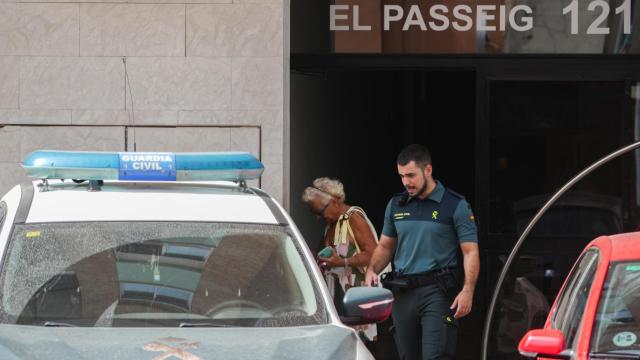 El domicilio de Riba-roja donde un subinspector de Policía Nacional retirado ha sido hallado muerto. Europa Press / Jorge Gil