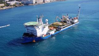 Imagen del buque cablero 'Giulio Verne', de la empresa Prysmian, encargado de tender el cable submarino desde Ceuta a La Línea de la Concepción.