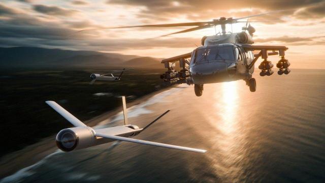Helicóptero Black Hawk lanzando drones