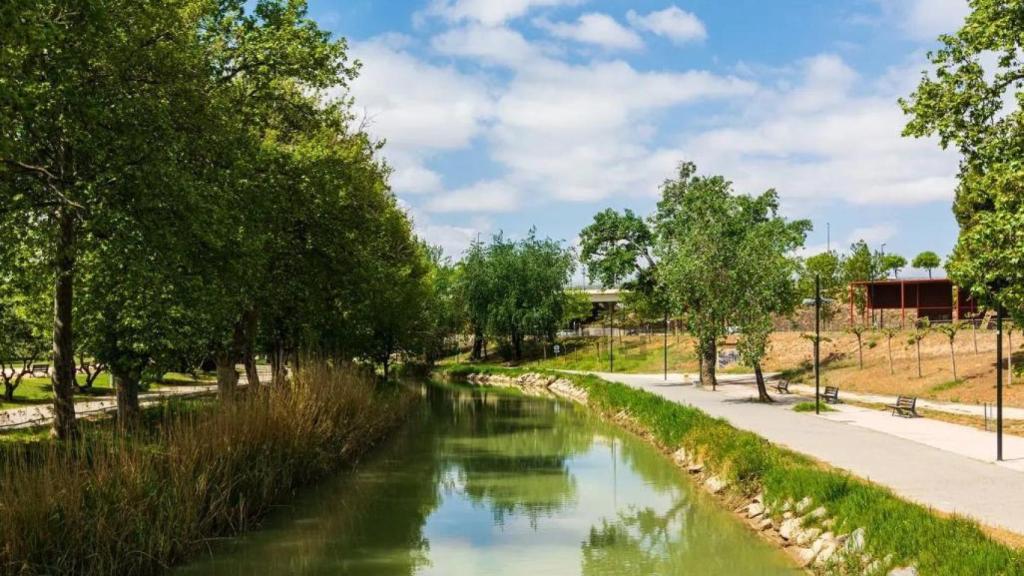 Paseo del canal, en el entorno del barrio Casablanca.