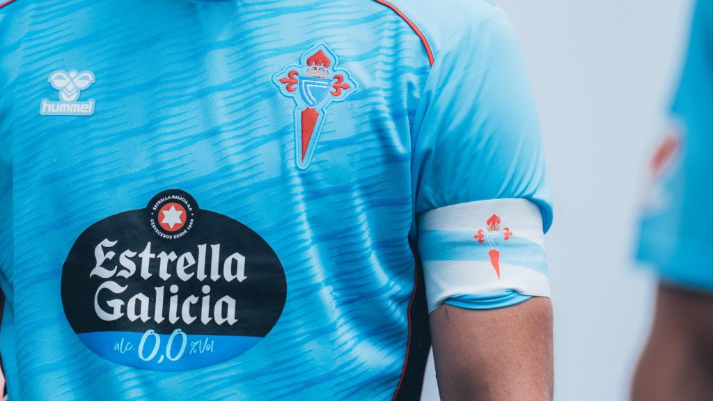 Camiseta y escudo del Celta.