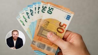 Montaje con mano sujetando euros y Antonio Rivas, asesor financiero