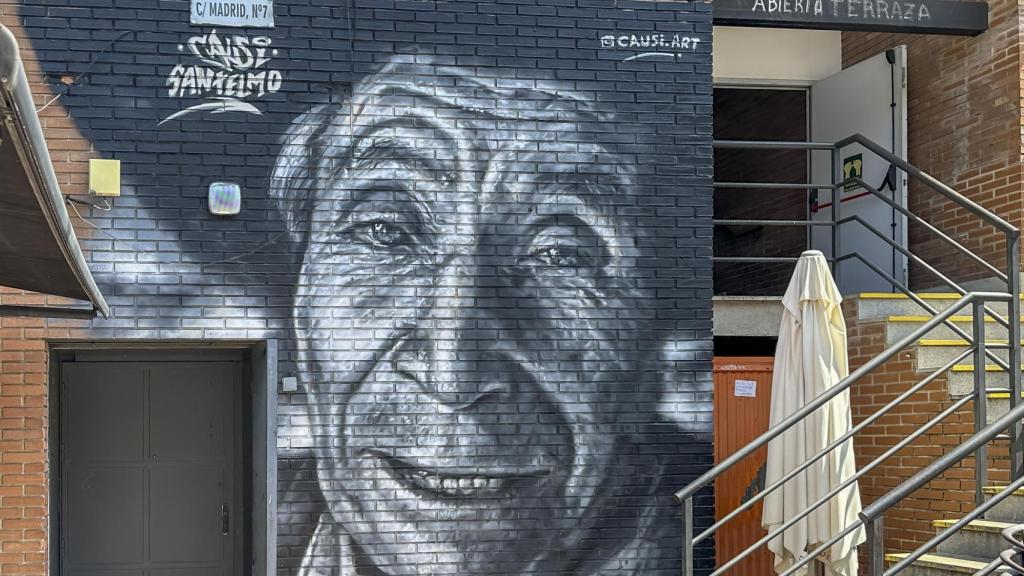 El mural del Centro de Mayores Calle Madrid de Torrejón de Ardoz llamado 'Nostalgia' y hecho por Causi.art.