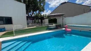 María alquila su piscina por horas y se sincera sobre su negocio de verano: “He ganado 350 euros en un día, voy a construir otra piscina”