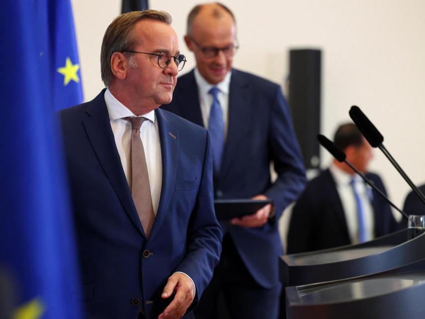 El canciller Merz y el ministro Pistorius, tras la reunión del consejo de ministros alemán.