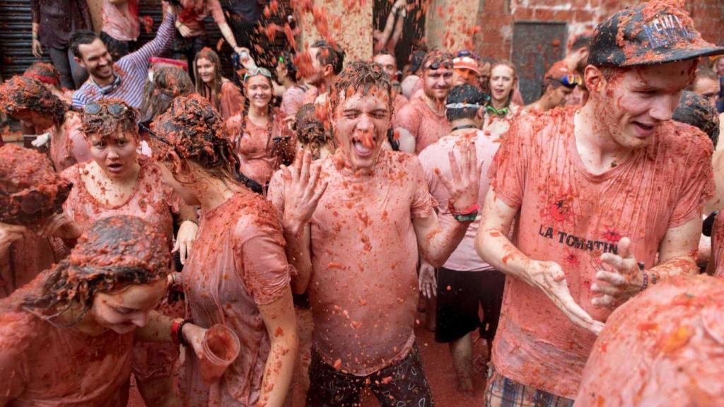 Participantes de la Tomatina