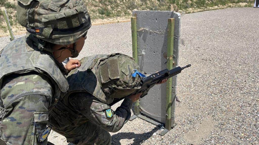 Adiestramiento de un soldado ucraniano