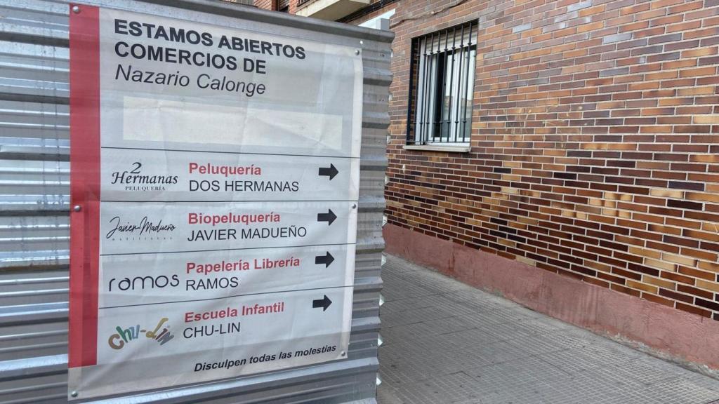 Cartel a la entrada de la calle