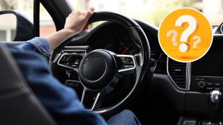 Una conductora al volante