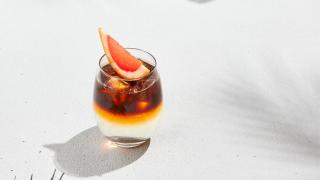 Ni café ni 'gin-tonic', la bebida viral escandinava que arrasa este verano en Italia y empieza a seducir a los españoles