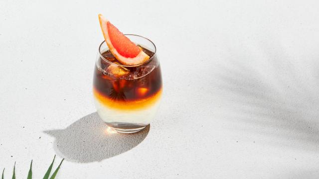 Un vaso de Expresso Tonic.