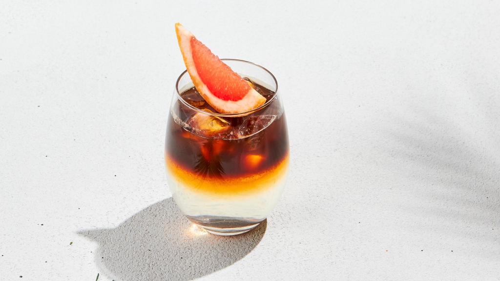 Un vaso de Expresso Tonic.