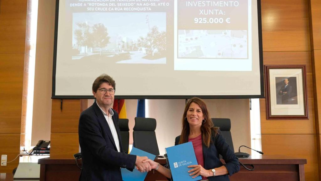 Imagen del acto de firma.