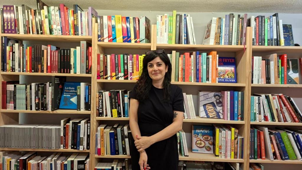 Noelia, actual propietaria de la Librería Rayuela.