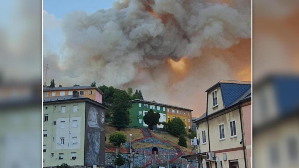 El incendio amenazando a la localidad de Tremor de Arriba