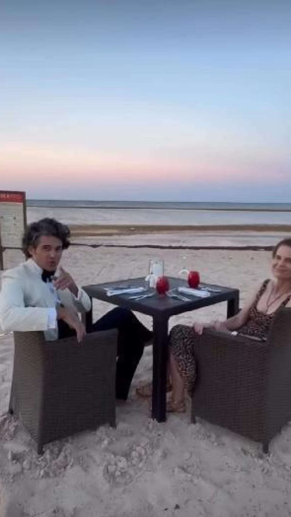 Julián Porras-Figueroa y Olivia de Borbón, en un 'story' de Instagram.