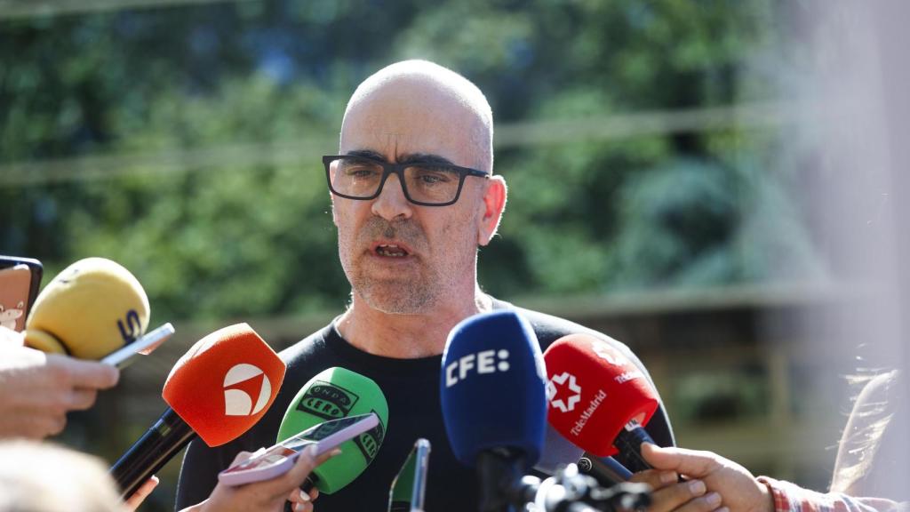 Luis Tosar, atendiedo a la prensa.