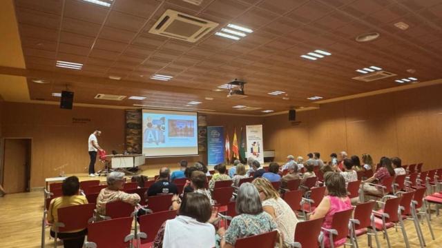 Empresarios y estudiantes, en un encuentro intergeneracional sobre IA de Acelerapyme Rural.