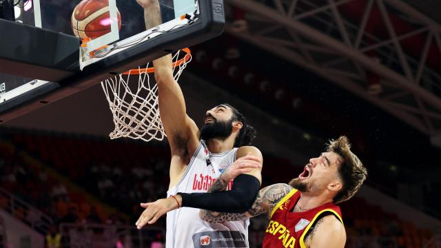 Bitadze, en acción con Juancho Hernangómez