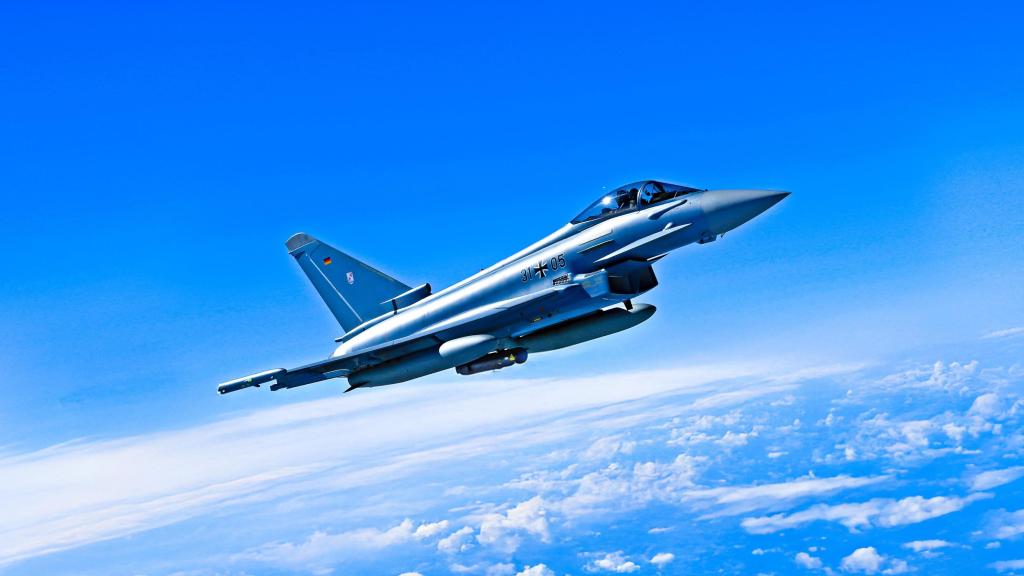 Caza Eurofighter de Alemania equipado con un POD de designación láser Litening 5