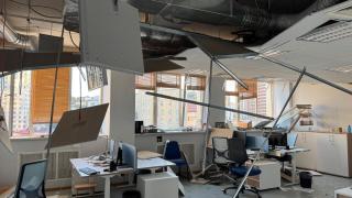 Los destrozos causados por el ataque de Rusia en la embajada de la UE en Kiev