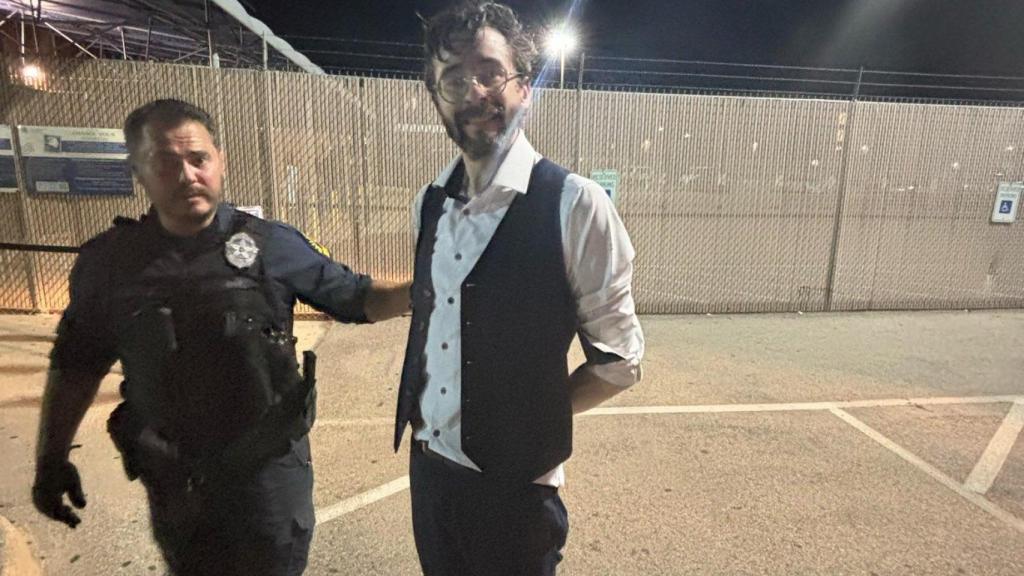 La policía arresta a un sospechoso que hizo una amenaza de bomba en una instalación de ICE en Dallas