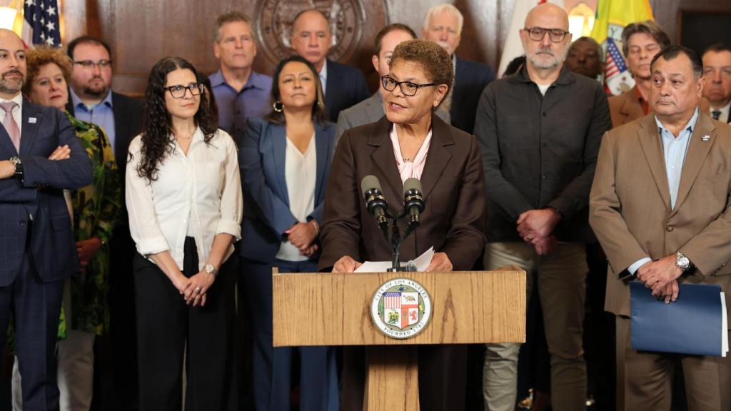 Conferencia de prensa de la alcaldesa Karen Bass en respuesta a la administración Trump.
