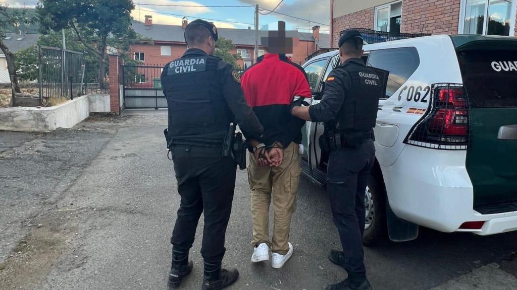 Momento de la detención por parte de la Guardia Civil