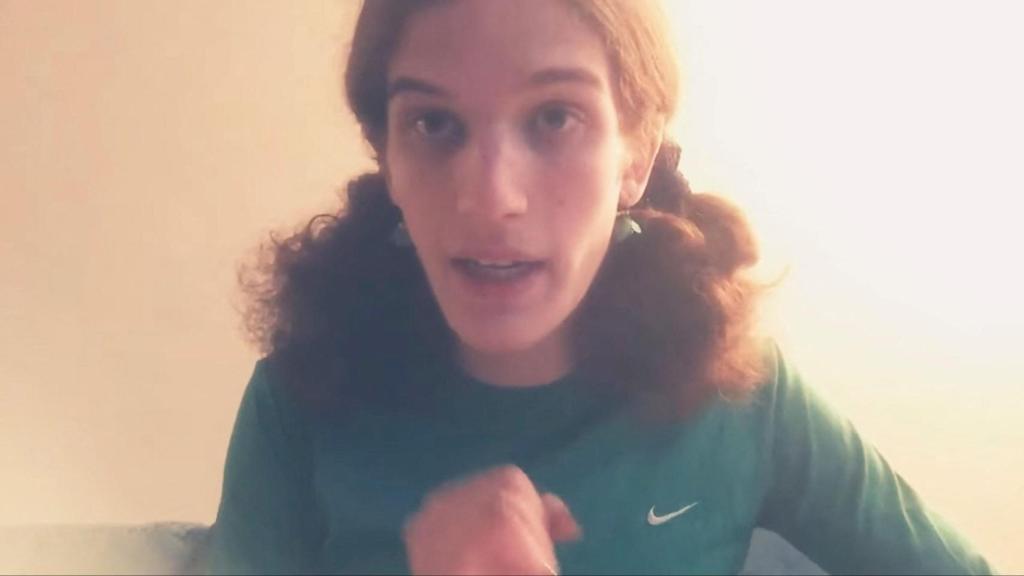 La asesina, Robin Westman, en uno de sus vídeos.