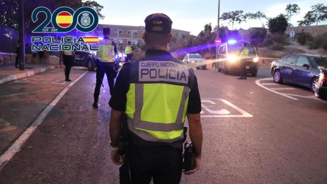 Un control de la Policía Nacional en Alicante.