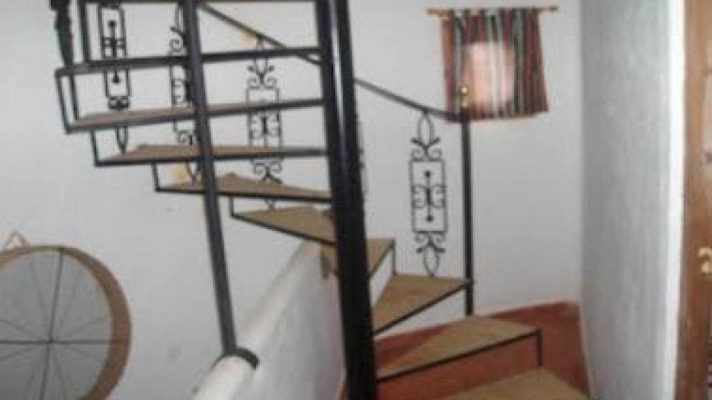 Interior de uno de los molinos que están en venta