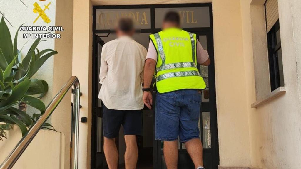 El detenido en Calp por el hurto de matrículas.