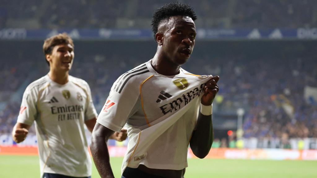 Vinicius celebra el gol marcado ante el Oviedo.