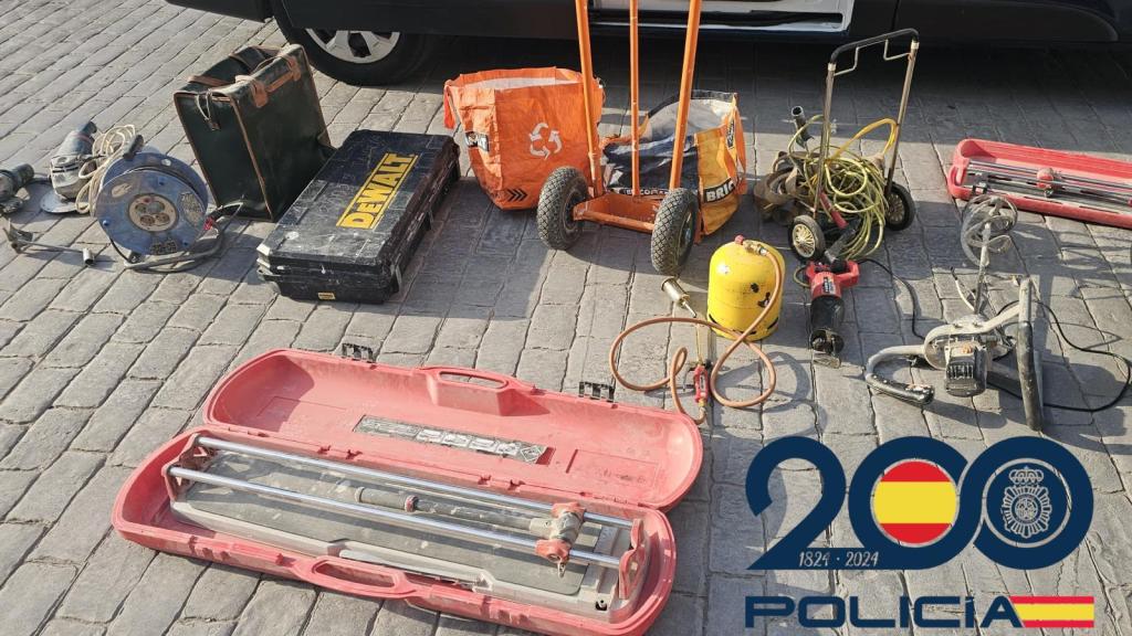 Objetos intervenidos a los dos hombres detenidos en Valladolid