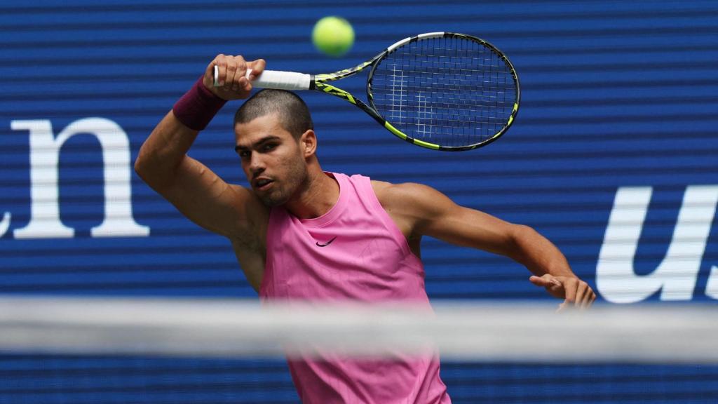 Carlos Alcaraz, durante su duelo de tercera ronda contra Darderi.