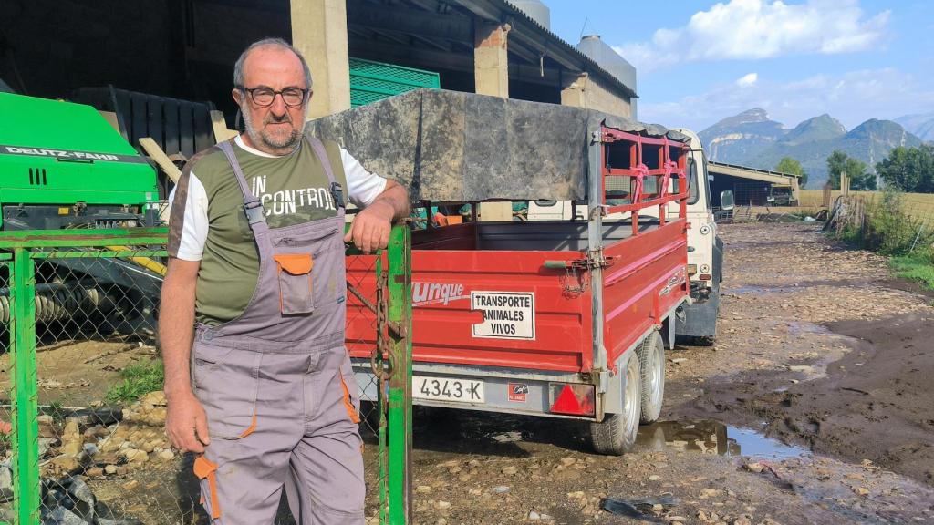 Miguel Ángel Costa, de 64 años casado con Ana Trocolí, quienes tuvieron una hija que hoy tiene 28 años y trabaja como enfermera en Barcelona.