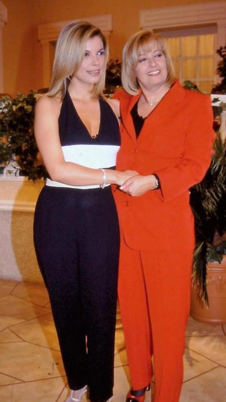 Terelu junto a la inmensa María Teresa Campos.